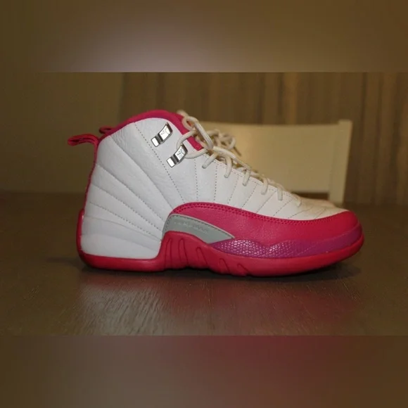 Size 5.5Y Nike Air Jordan 12 Retro Dynamic Pink White 510815-109 - Picture 1 of 3